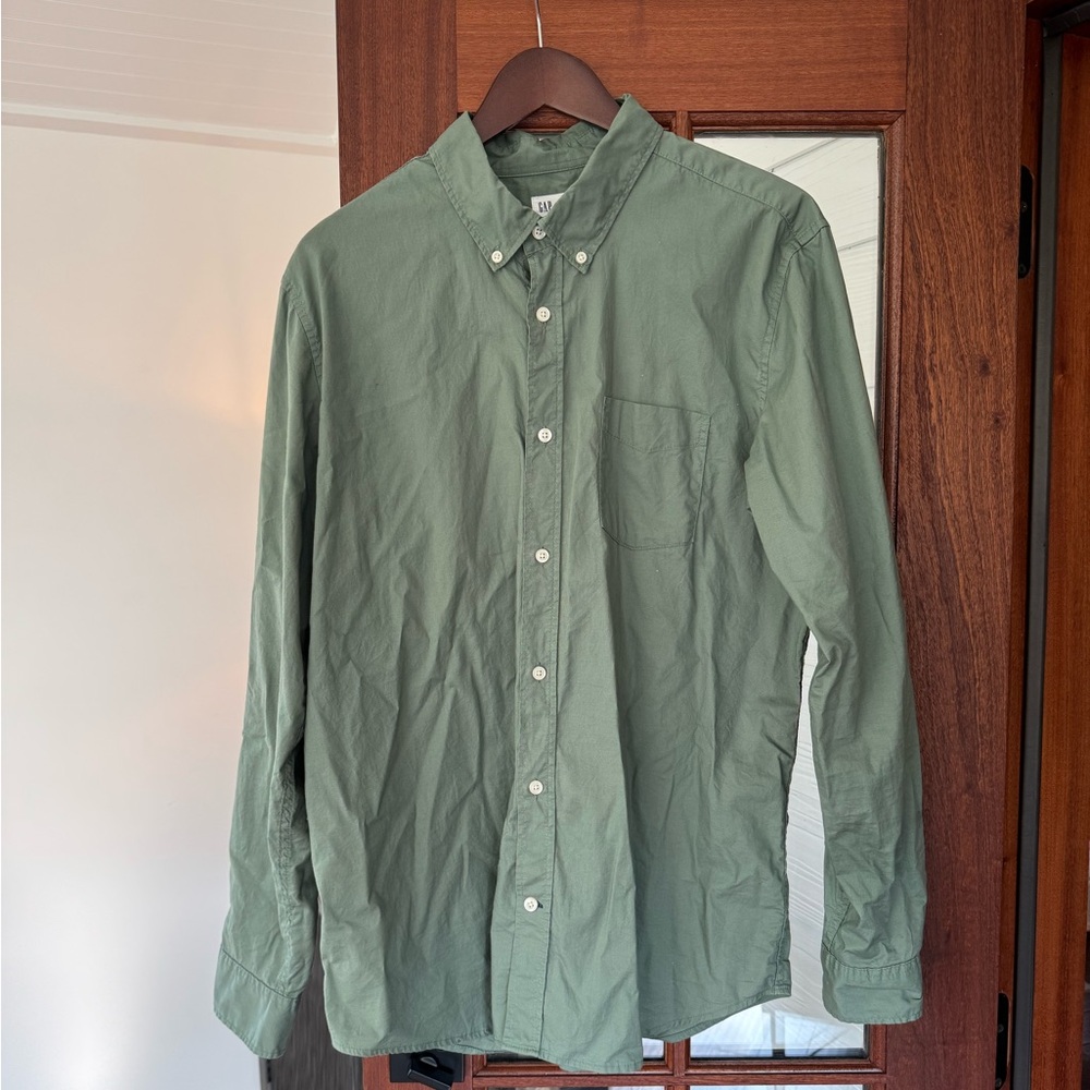 GAP Men's Olive Green Long-Sleeve Button-Down Shirt